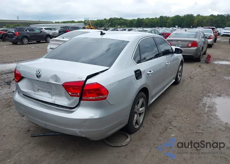 2012 Volkswagen Passat 2.5L Se z USA, uszkodzony, nr VIN 1VWBP7A32CC048783